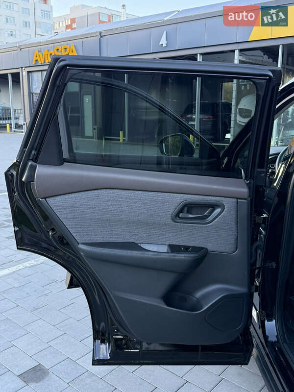 Внедорожник / Кроссовер Nissan Rogue 2021 в Шептицькому