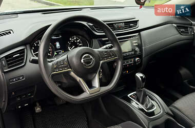 Позашляховик / Кросовер Nissan Rogue 2016 в 