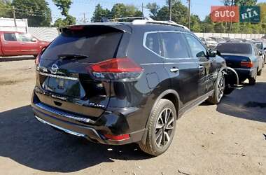 Внедорожник / Кроссовер Nissan Rogue 2018 в 