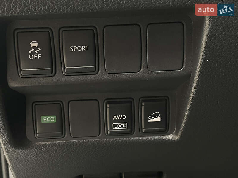 Позашляховик / Кросовер Nissan Rogue 2014 в Миколаєві