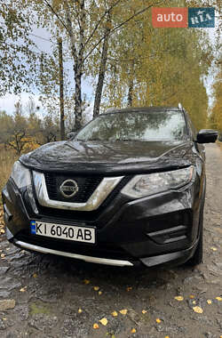 Внедорожник / Кроссовер Nissan Rogue 2017 в Фастове