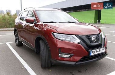 Внедорожник / Кроссовер Nissan Rogue 2018 в Киеве