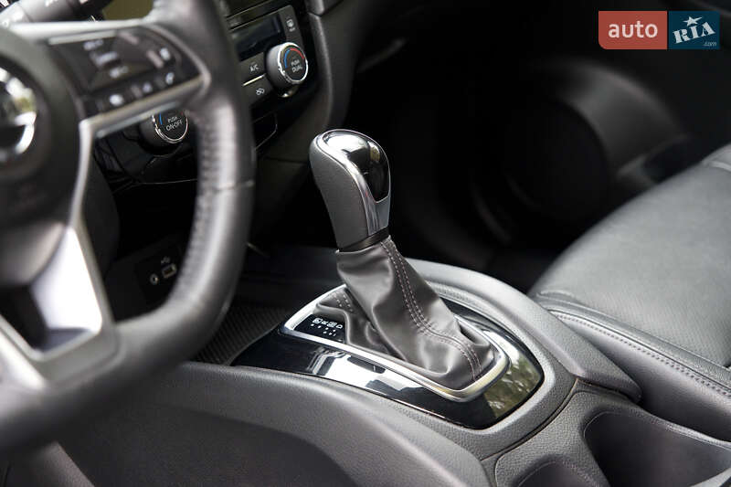 Позашляховик / Кросовер Nissan Rogue 2018 в Києві