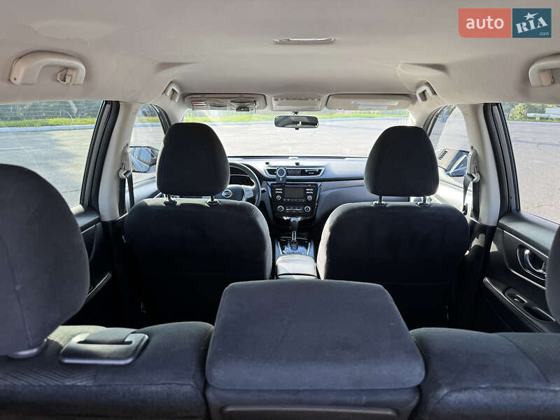 Внедорожник / Кроссовер Nissan Rogue 2016 в Харькове