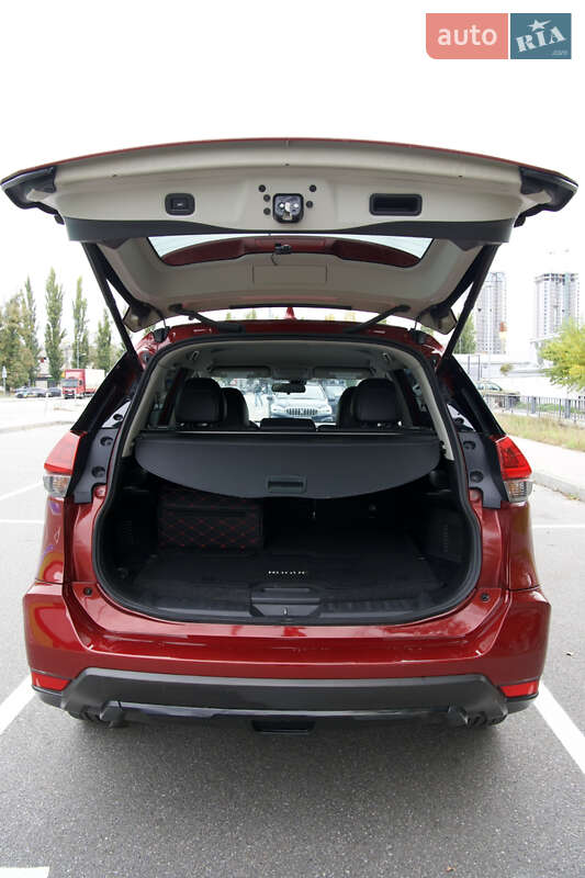 Позашляховик / Кросовер Nissan Rogue 2018 в Києві