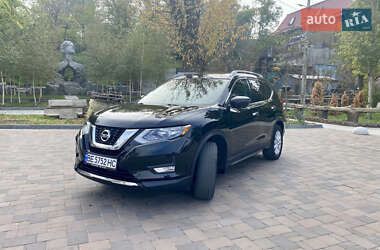 Внедорожник / Кроссовер Nissan Rogue 2017 в 