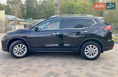Внедорожник / Кроссовер Nissan Rogue 2017 в 