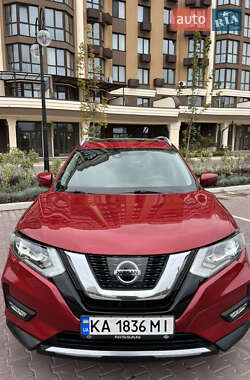 Внедорожник / Кроссовер Nissan Rogue 2017 в 