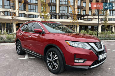 Внедорожник / Кроссовер Nissan Rogue 2017 в 