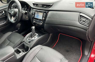 Внедорожник / Кроссовер Nissan Rogue 2017 в 