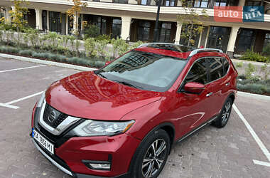 Внедорожник / Кроссовер Nissan Rogue 2017 в 