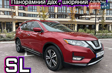 Внедорожник / Кроссовер Nissan Rogue 2017 в 