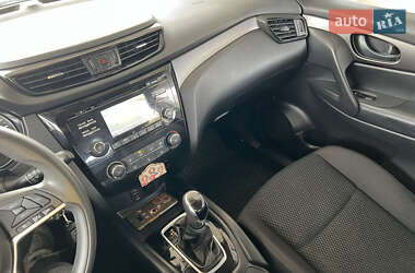 Позашляховик / Кросовер Nissan Rogue 2017 в  фото 9 Позашляховик / Кросовер Nissan Rogue 2017 в
