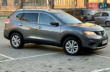 Внедорожник / Кроссовер Nissan Rogue 2016 в 