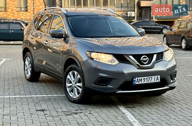 Внедорожник / Кроссовер Nissan Rogue 2016 в 