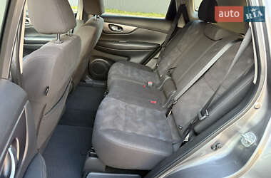 Внедорожник / Кроссовер Nissan Rogue 2016 в 