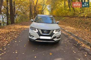 Позашляховик / Кросовер Nissan Rogue 2017 в Тернополі
