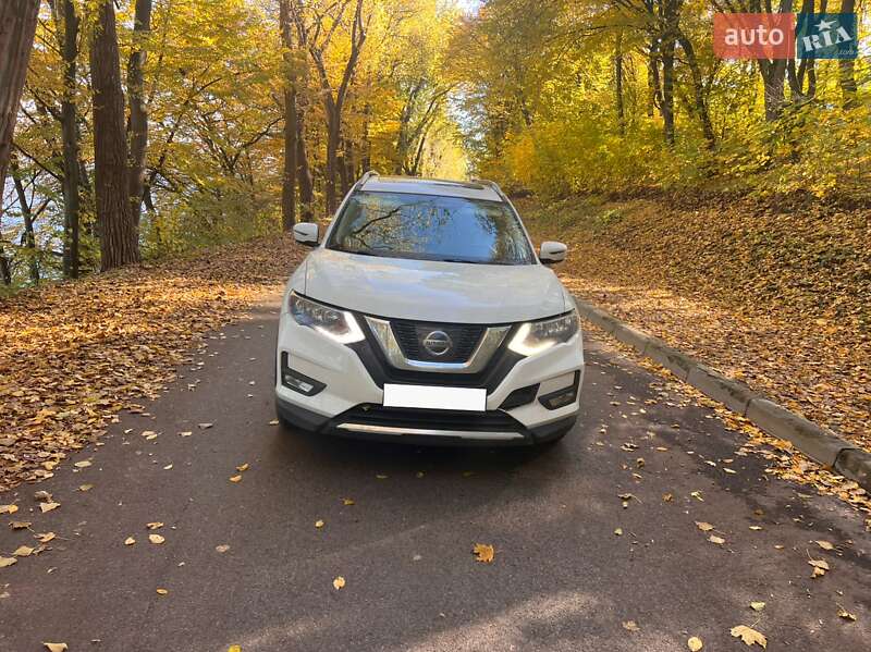 Позашляховик / Кросовер Nissan Rogue 2017 в Тернополі фото Позашляховик / Кросовер Nissan Rogue 2017 в Тернополі