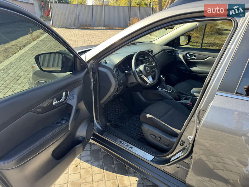 Внедорожник / Кроссовер Nissan Rogue 2018 в Запорожье