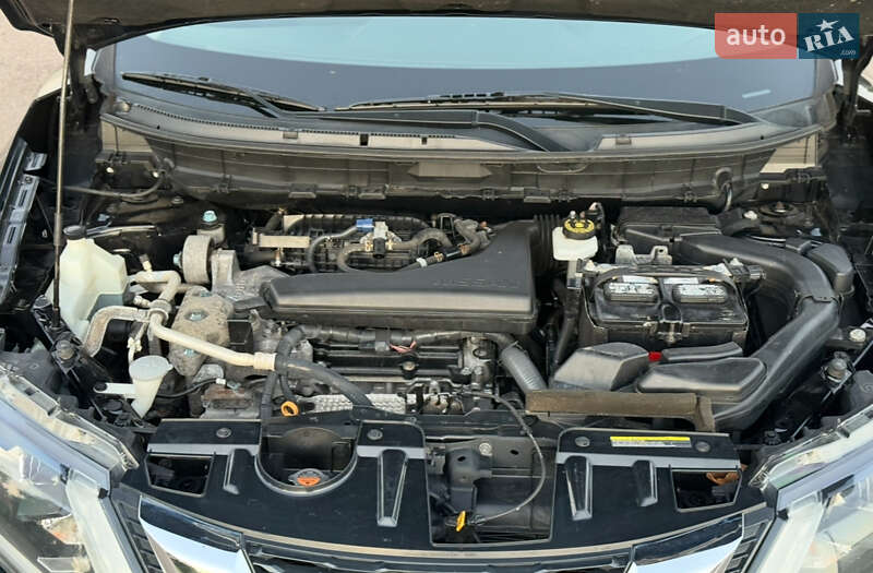 Внедорожник / Кроссовер Nissan Rogue 2016 в Ровно