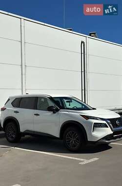 Внедорожник / Кроссовер Nissan Rogue 2023 в 
