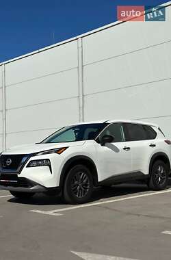 Внедорожник / Кроссовер Nissan Rogue 2023 в 