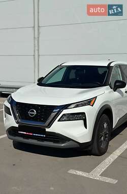Внедорожник / Кроссовер Nissan Rogue 2023 в 