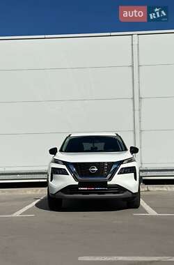Внедорожник / Кроссовер Nissan Rogue 2023 в 