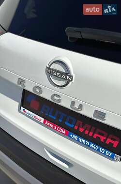 Внедорожник / Кроссовер Nissan Rogue 2023 в 