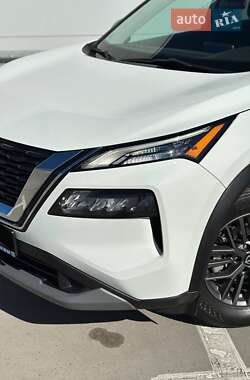 Внедорожник / Кроссовер Nissan Rogue 2023 в 