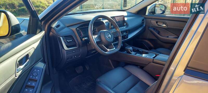 Внедорожник / Кроссовер Nissan Rogue 2024 в Луцке