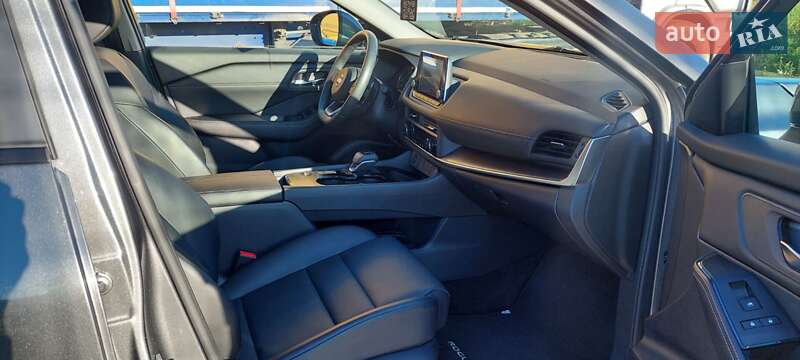 Внедорожник / Кроссовер Nissan Rogue 2024 в Луцке