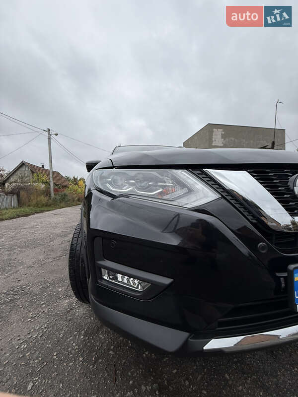 Внедорожник / Кроссовер Nissan Rogue 2019 в Миргороде