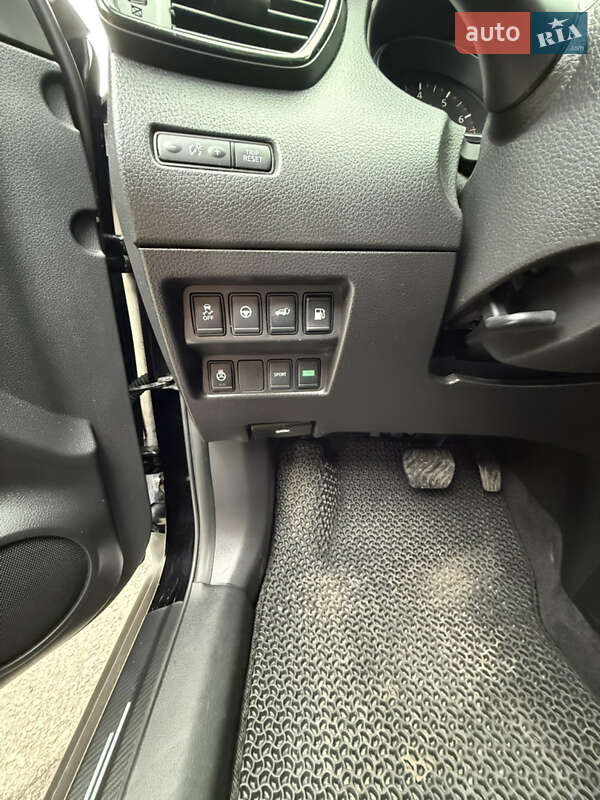 Внедорожник / Кроссовер Nissan Rogue 2019 в Миргороде