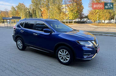 Внедорожник / Кроссовер Nissan Rogue 2018 в 