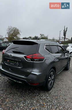 Внедорожник / Кроссовер Nissan Rogue 2019 в 