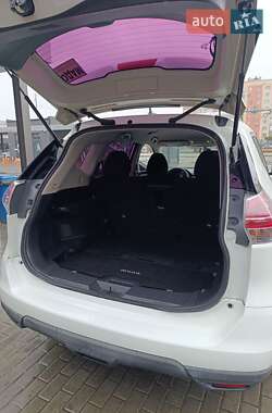 Внедорожник / Кроссовер Nissan Rogue 2016 в Александрие