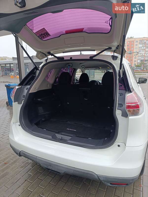 Внедорожник / Кроссовер Nissan Rogue 2016 в Александрие