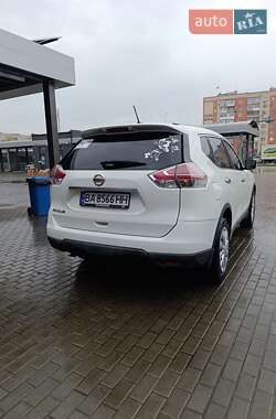 Внедорожник / Кроссовер Nissan Rogue 2016 в Александрие