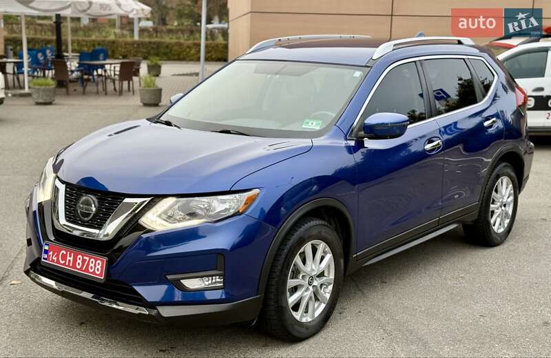 Позашляховик / Кросовер Nissan Rogue 2017 в Києві