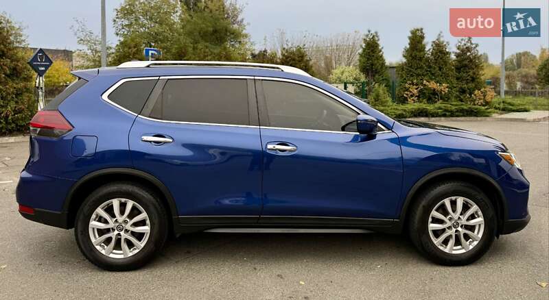 Позашляховик / Кросовер Nissan Rogue 2017 в Києві