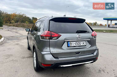 Внедорожник / Кроссовер Nissan Rogue 2018 в 