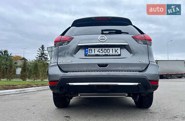Внедорожник / Кроссовер Nissan Rogue 2018 в 