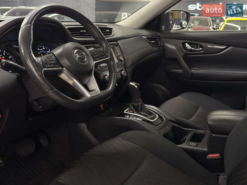 Позашляховик / Кросовер Nissan Rogue 2017 в Миколаєві