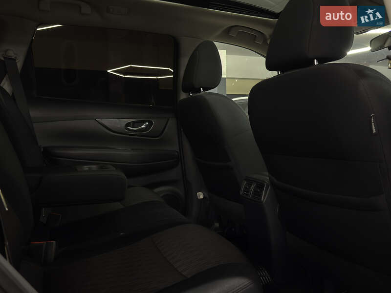 Позашляховик / Кросовер Nissan Rogue 2017 в Миколаєві