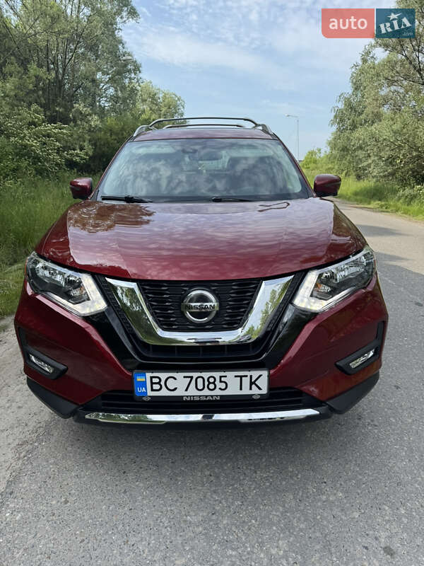 Внедорожник / Кроссовер Nissan Rogue 2017 в Львове
