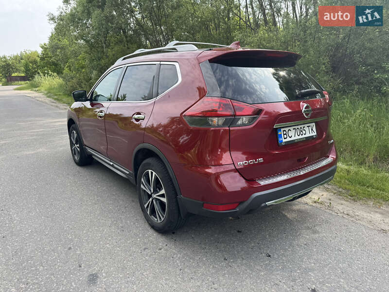 Внедорожник / Кроссовер Nissan Rogue 2017 в Львове