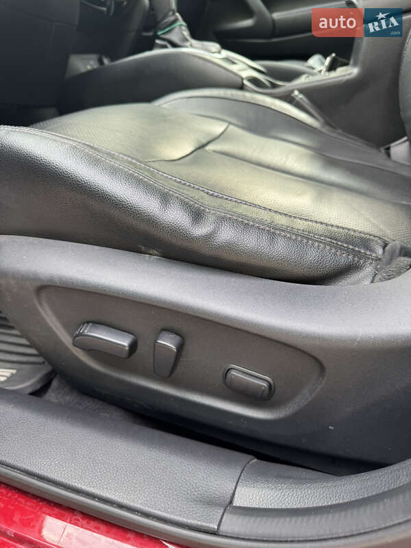 Внедорожник / Кроссовер Nissan Rogue 2017 в Львове