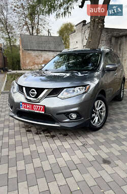 Внедорожник / Кроссовер Nissan Rogue 2015 в Лубнах