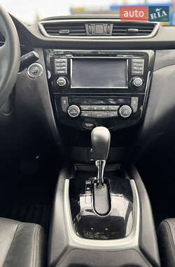 Внедорожник / Кроссовер Nissan Rogue 2015 в 